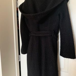 SALE🌈 BCBGMAXAZRIA COAT size M, Black, hood, belt